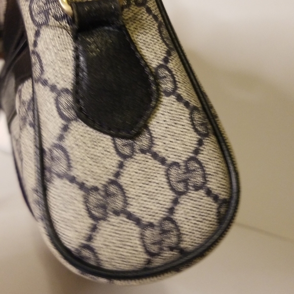 Authentic Vintage Gucci Bag - Picture 9 of 17